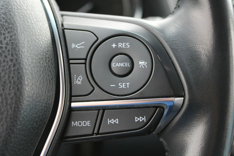 Toyota Camry 2.5 Hybrid e-CTV Comfort F-vat Kamera Gwarancja zdjęcie 21