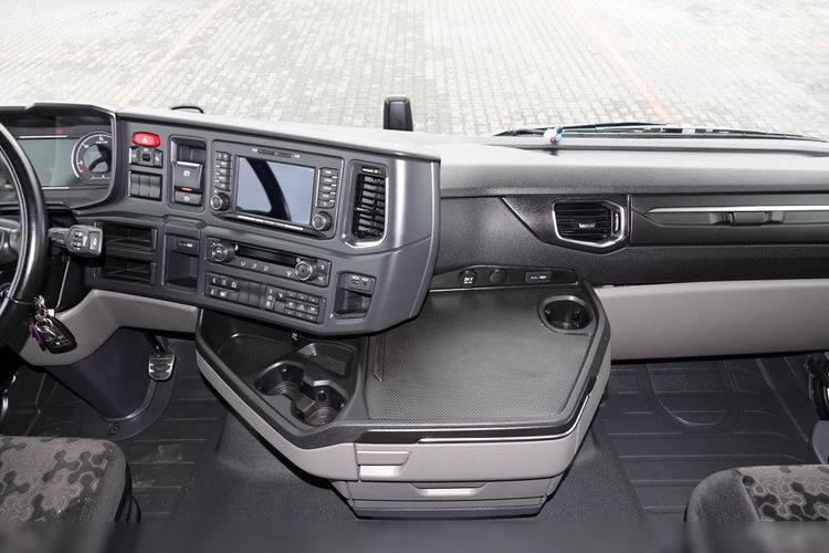 Scania S 530 / V8 / RETARDER / NAVI / PO ZŁOTYM KONTRAKCIE SERWISOWYM  zdjęcie 32