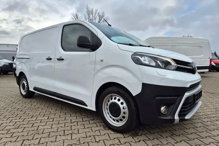 Toyota ProAce L2H1 49999zł NETTO 1, 5D4d/120KM zdjęcie 3