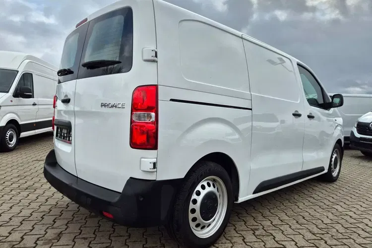 Toyota ProAce L2H1 49999zł NETTO 1, 5D4d/120KM zdjęcie 8