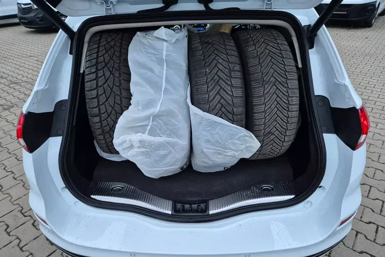 Ford mondeo zdjęcie 11