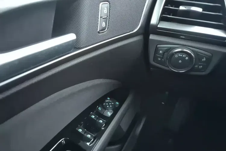 Ford mondeo zdjęcie 14