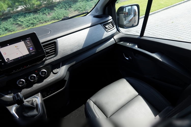 Renault Trafic III Grand Space Class zdjęcie 21