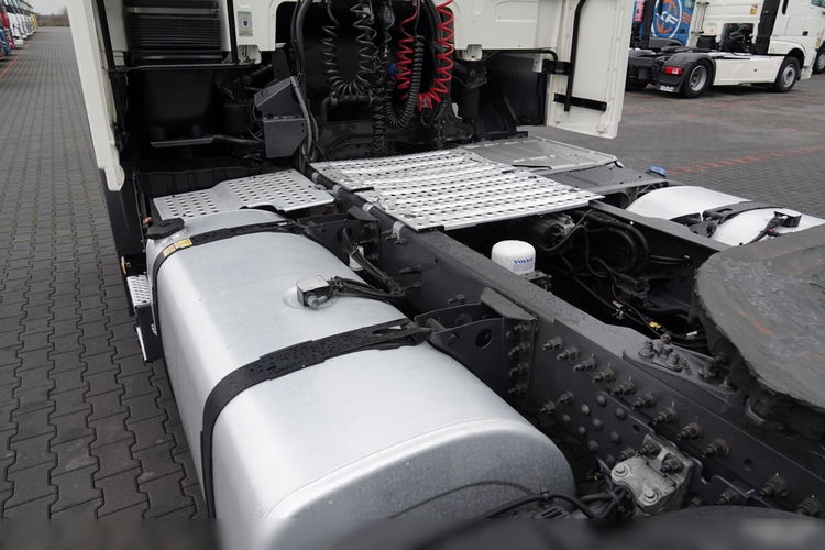 Volvo FH 460 / OPONY 100 % / SPROWADZONY / MAŁY PRZEBIEG / PO KONTRAKCIE SERWISOWYM  zdjęcie 14