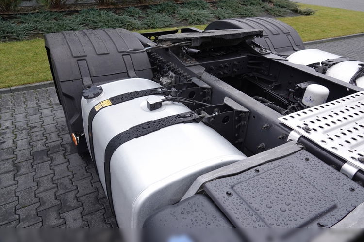 Volvo FH 460 / OPONY 100 % / SPROWADZONY / MAŁY PRZEBIEG / PO KONTRAKCIE SERWISOWYM  zdjęcie 18