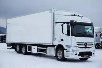 Mercedes ACTROS / 2546 / EURO 6 / CHŁODNIA + WINDA / 23 PALETY / OŚ SKRĘTNA