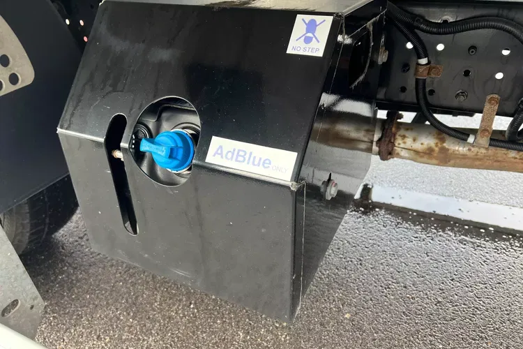 Mitsubishi FUSO CANTER 3C15 zdjęcie 12