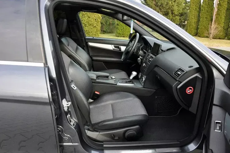 Mercedes Klasa C zdjęcie 17