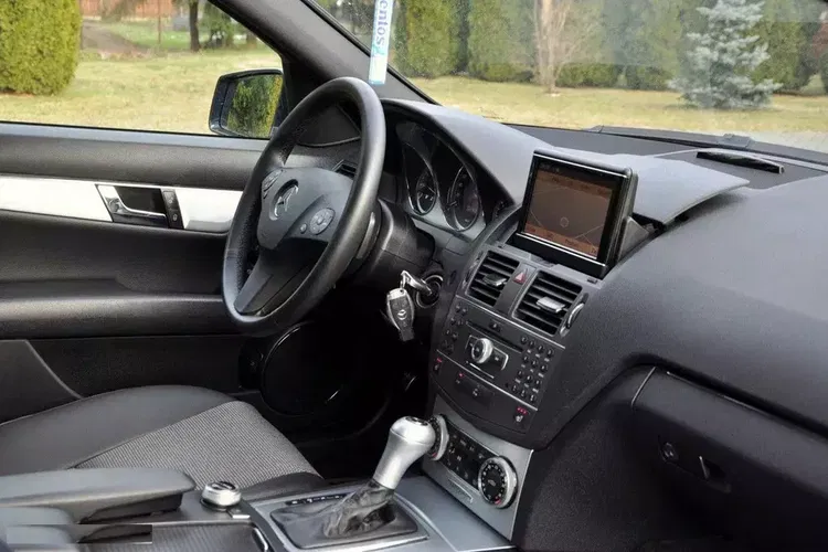 Mercedes Klasa C zdjęcie 18