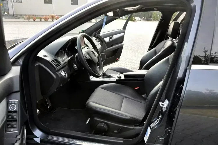 Mercedes Klasa C zdjęcie 21
