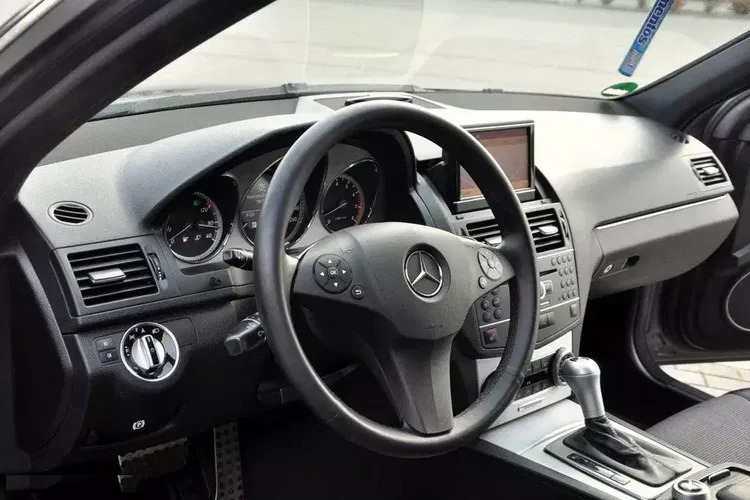 Mercedes Klasa C zdjęcie 22