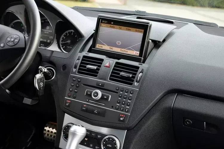 Mercedes Klasa C zdjęcie 26