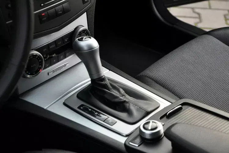 Mercedes Klasa C zdjęcie 34