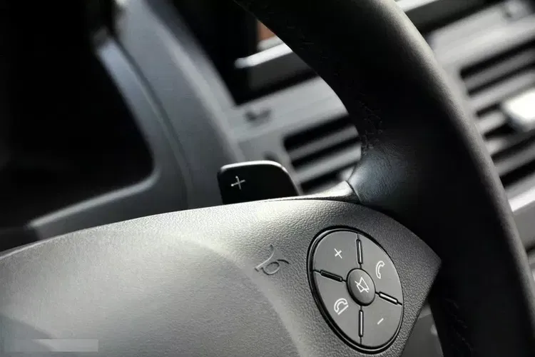 Mercedes Klasa C zdjęcie 35