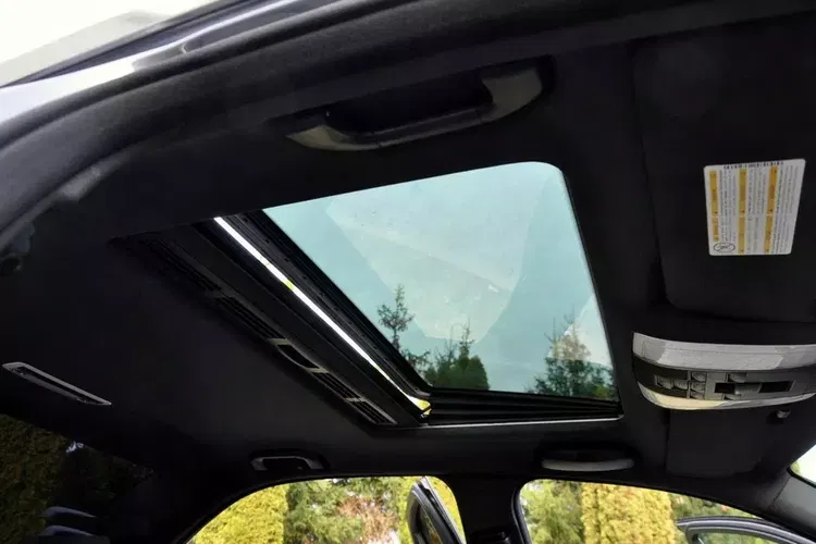 Mercedes Klasa C zdjęcie 36