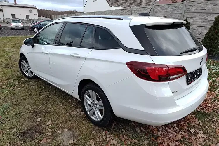 Opel Astra zdjęcie 10