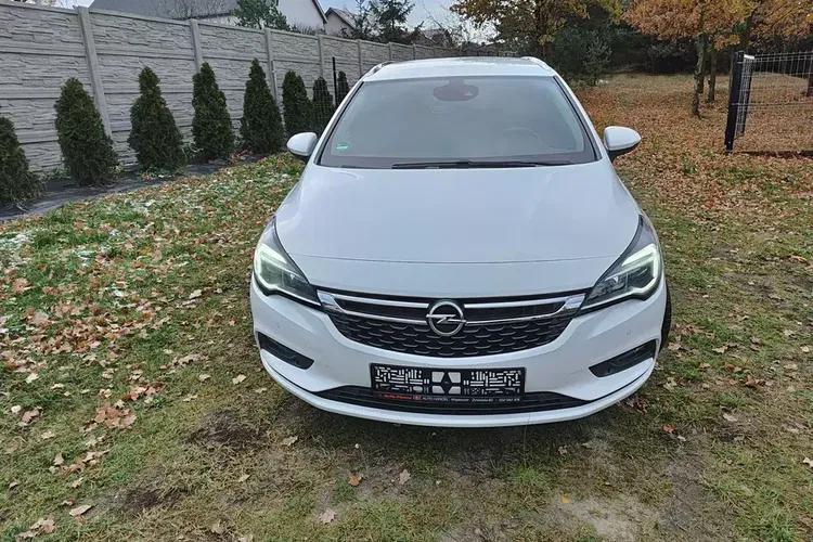 Opel Astra zdjęcie 2