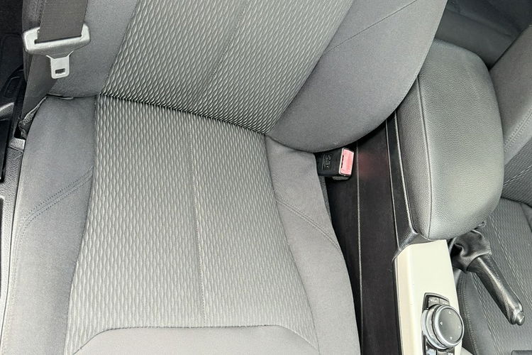 BMW 120 Bardzo zadbana NISKI oryginalny przebieg zdjęcie 19