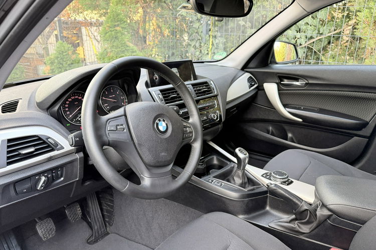 BMW 120 Bardzo zadbana NISKI oryginalny przebieg zdjęcie 26