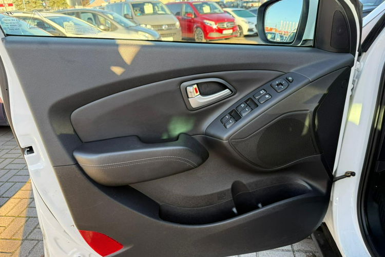 Hyundai ix35 skóra, panorama, grzane fotele, 4x4 zdjęcie 17