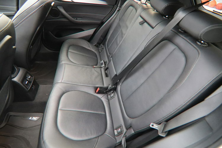 BMW X1 automat,  navi,  skóra,  klimatronic,  panoramiczny dach,  zarejestrowany zdjęcie 7