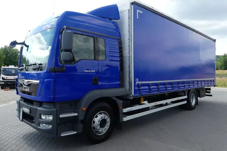 TGM 15.250 / FIRANKA 8.30 m / EURO 6 / MANUAL / zdjęcie 2