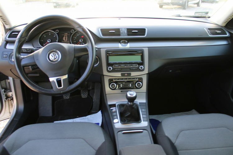 Volkswagen Passat 2.0TDi Grzane fotele szyba czołowa SalonPL Gwarancja zdjęcie 23