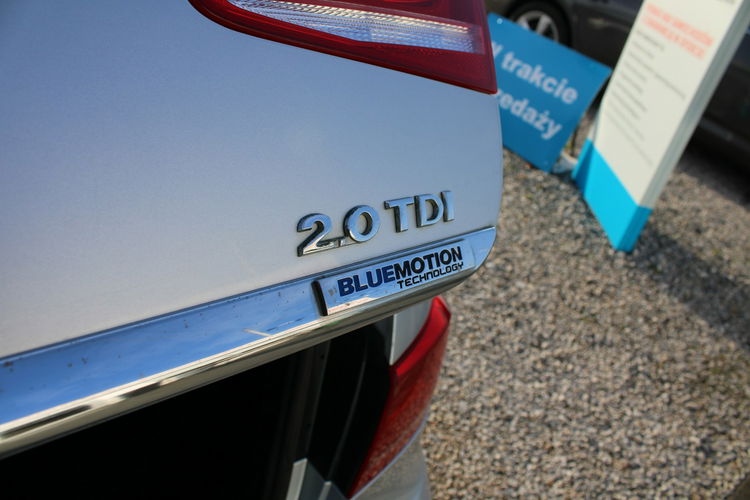 Volkswagen Passat 2.0TDi Grzane fotele szyba czołowa SalonPL Gwarancja zdjęcie 24