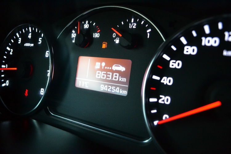 Kia Carens 1.6 135KM Podgrz,  Fotele Klimatyzacja LED zdjęcie 19