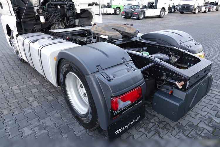 MAN TGX 18.460 / OPONY 100% / ZBIORNIKI 1400L / NAVI / PO KONTRAKCIE SERWISOWYM  zdjęcie 15