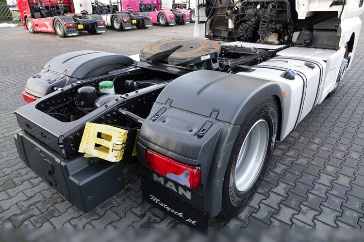 MAN TGX 18.460 / OPONY 100% / ZBIORNIKI 1400L / NAVI / PO KONTRAKCIE SERWISOWYM  zdjęcie 16