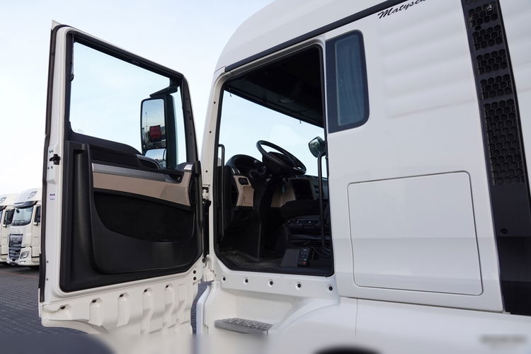 MAN TGX 18.460 / OPONY 100% / ZBIORNIKI 1400L / NAVI / PO KONTRAKCIE SERWISOWYM  zdjęcie 24