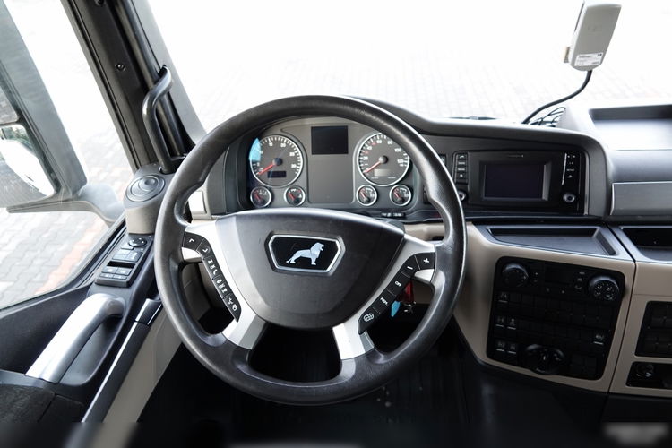 MAN TGX 18.460 / OPONY 100% / ZBIORNIKI 1400L / NAVI / PO KONTRAKCIE SERWISOWYM  zdjęcie 31