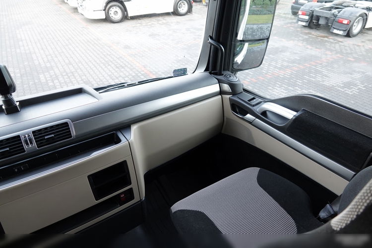 MAN TGX 18.460 / OPONY 100% / ZBIORNIKI 1400L / NAVI / PO KONTRAKCIE SERWISOWYM  zdjęcie 34