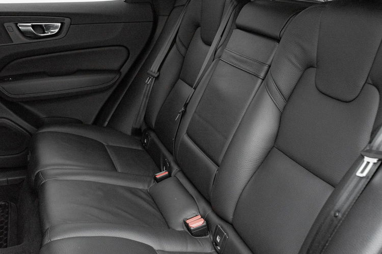 Volvo XC 60 GD2F163#D4 AWD Momentum Skóra Kamera 360 Podgrz. szyba Salon PL VAT23% zdjęcie 27