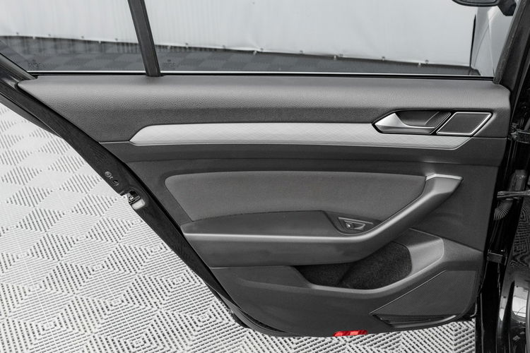 Volkswagen Passat 2.0 TSI Business DSG Podgrz.f LED Cz.park Salon PL VAT23% zdjęcie 25