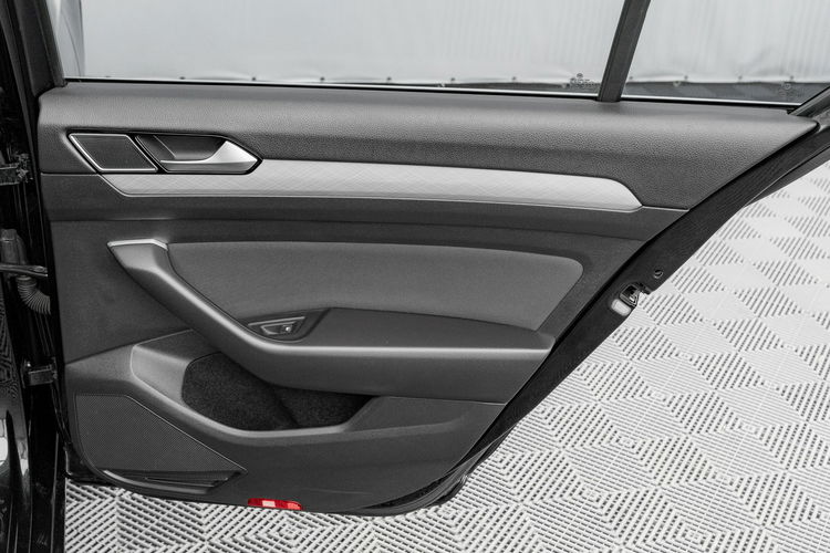Volkswagen Passat 2.0 TSI Business DSG Podgrz.f LED Cz.park Salon PL VAT23% zdjęcie 30