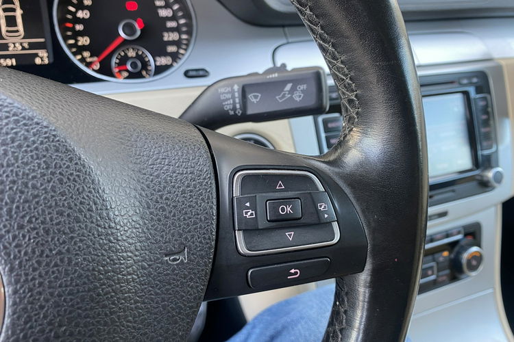 Volkswagen Passat CC cc 2.0 tdi z Niemiec mały przebieg alcantara - skóra bezwypadkowy zdjęcie 15
