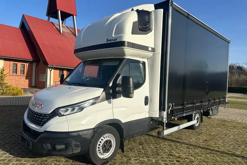 samochód dostawczy Iveco zdjęcie 1