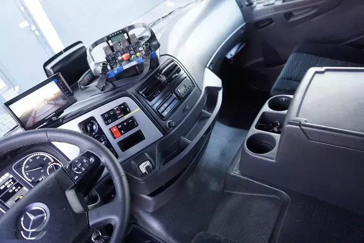 Mercedes ATEGO / 1223 / ACC / SKRZYNIOWY + HDS + WINDA / HMF 910 K / WYSIEG 11 M zdjęcie 9