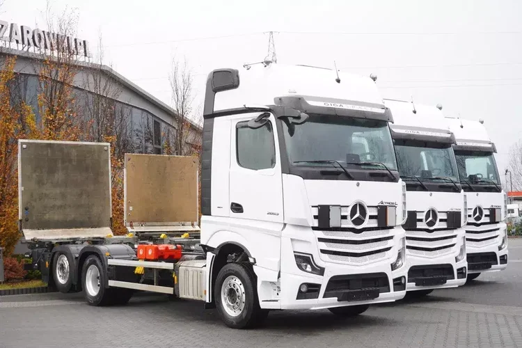 Mercedes Actros L 2853 BDF kabina Gigaspace Salonka / 6x2 / rok 2023 / 3 sztuki zdjęcie 1