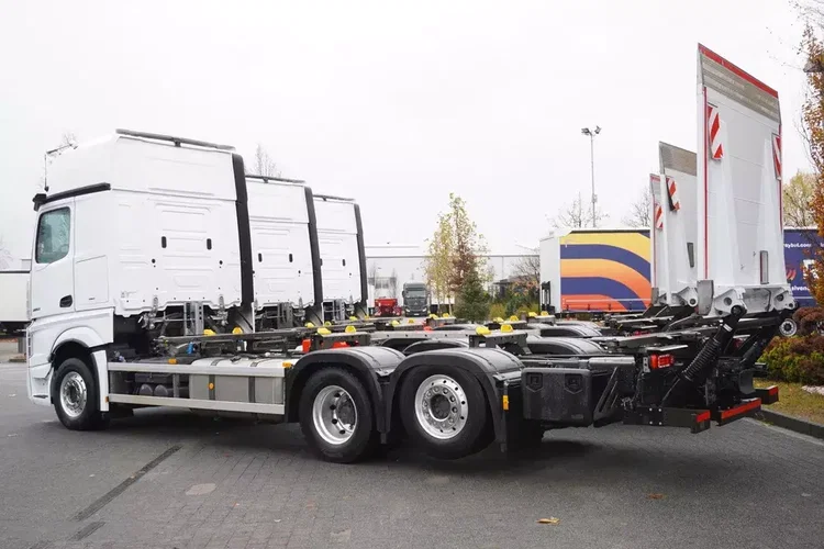 Mercedes Actros L 2853 BDF kabina Gigaspace Salonka / 6x2 / rok 2023 / 3 sztuki zdjęcie 5