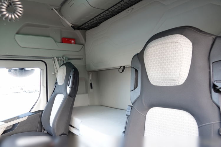 Ford F-MAX 500 / PO KONTRAKCIE SERWISOWYM zdjęcie 26