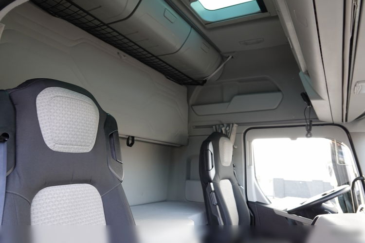 Ford F-MAX 500 / PO KONTRAKCIE SERWISOWYM zdjęcie 36