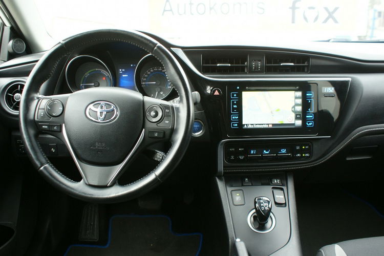 Toyota Auris zdjęcie 17