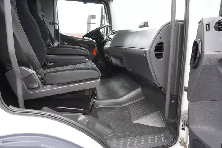 Mercedes Atego 818 / Nowa Laweta Ocynkowana zdjęcie 19