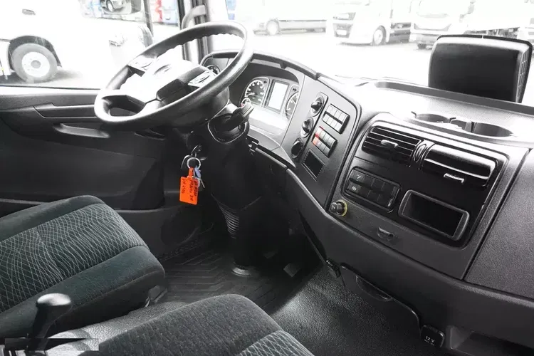 Mercedes Atego 818 / Nowa Laweta Ocynkowana zdjęcie 20