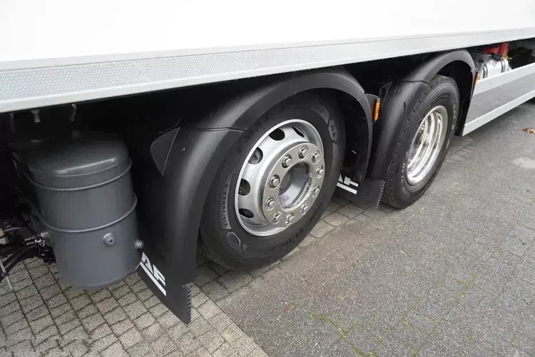 DAF XF 480 E6 6x2 / NOWA Chłodnia Lamberet 18 palet / 260 tys.km zdjęcie 27