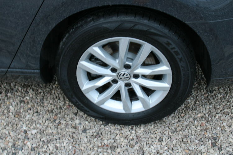 Volkswagen Passat Comfortline Navi LED F-vat Salon Polska Gwarancja zdjęcie 10