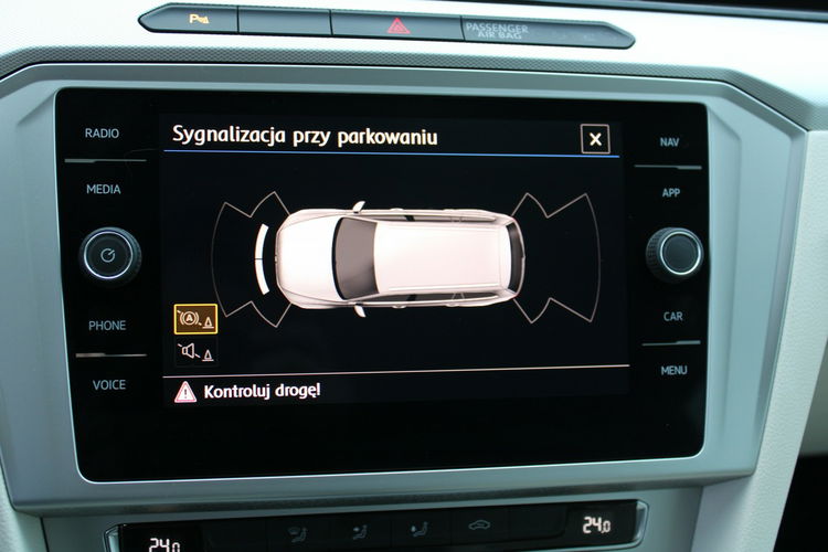 Volkswagen Passat Comfortline Navi LED F-vat Salon Polska Gwarancja zdjęcie 18